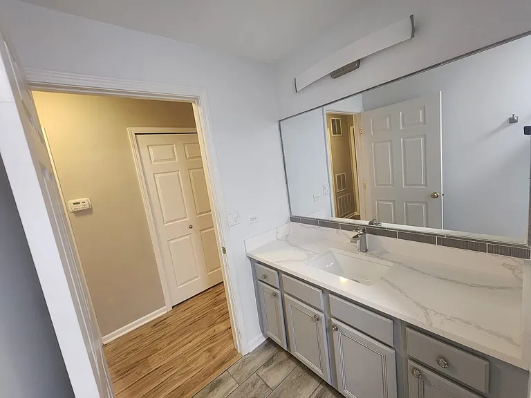 221 Norfolk Ct — Photo 12