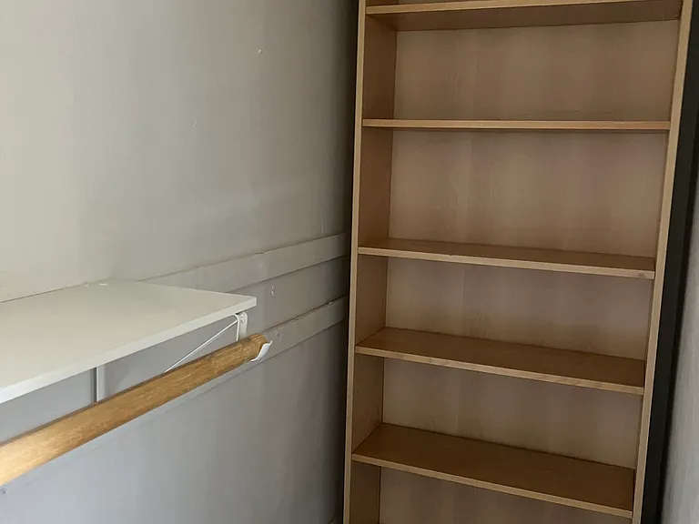 E 14th St — Photo 7