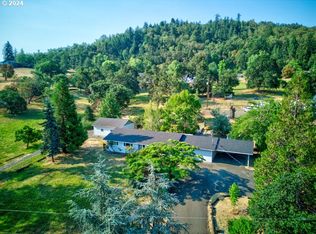 209 Bellwood Ln, Roseburg, OR 97471
