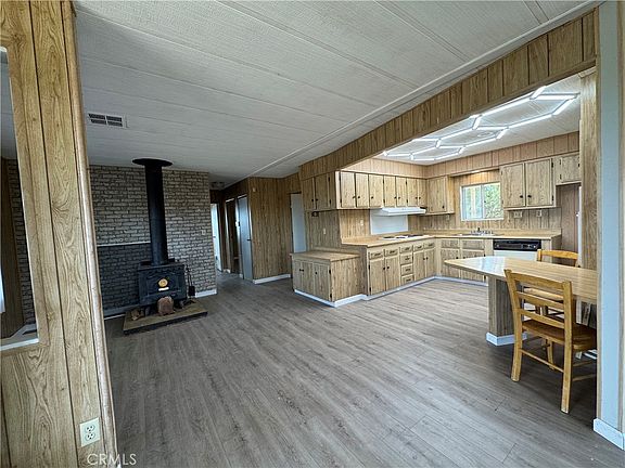 3rd image of 2142 Trinity Rd