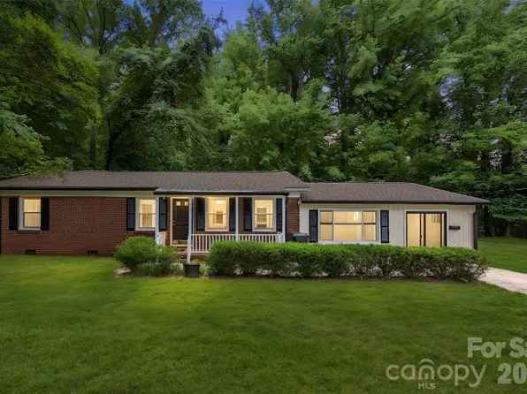 611 W Lewis St, Dallas, NC 28034