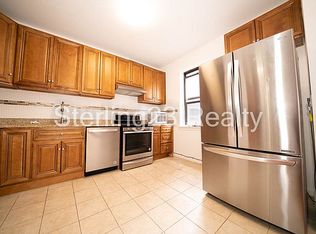 21-06 Newtown Ave #4, Astoria, NY 11102