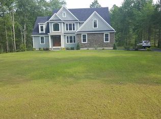 14 Rolling Green Dr, Saratoga Springs, NY 12866