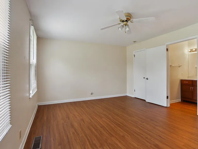 8218 Falmouth Ct — Photo 19