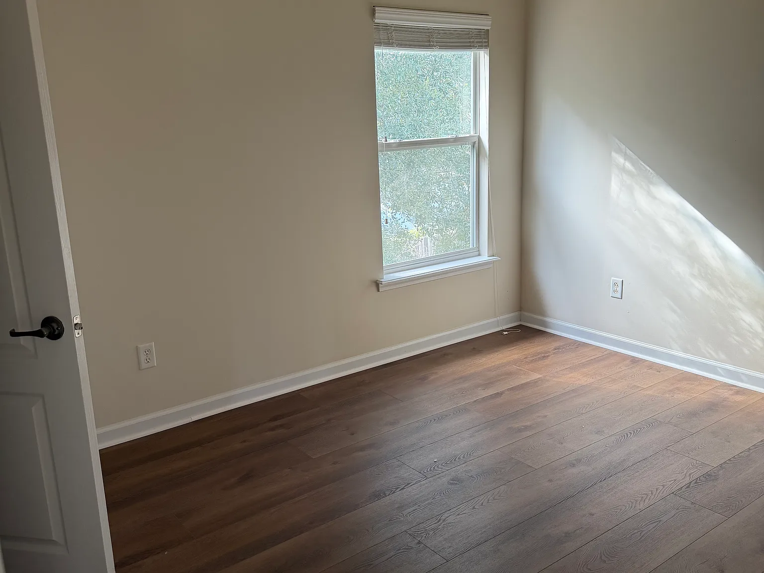 4 bed, 2357 sqft, $850 — Photo 4