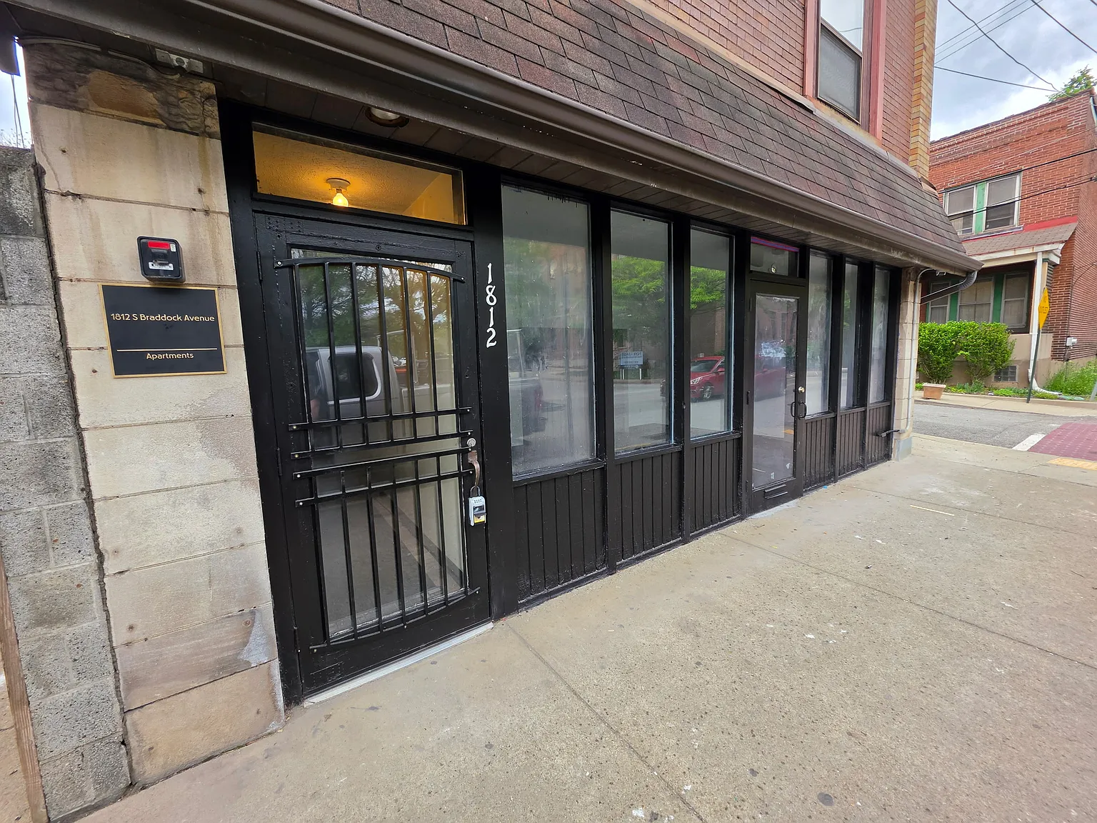 1 bed, 975 sqft, $1,500 — Photo 2