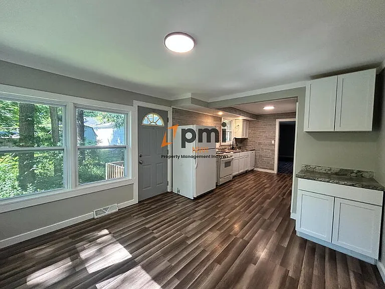14725 Bryan St — Photo 9