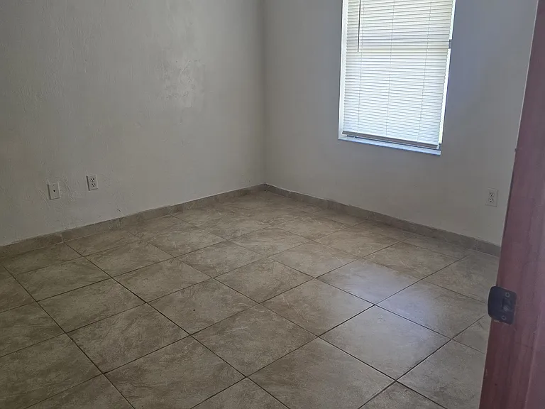 765 Georgia St — Photo 7