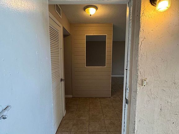 2nd image of 577 Flomich St