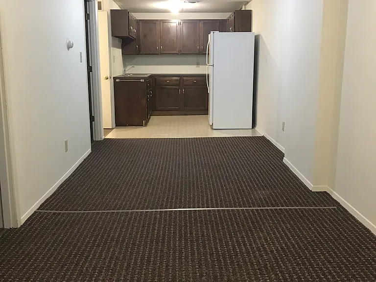 215 N Main St — Photo 11