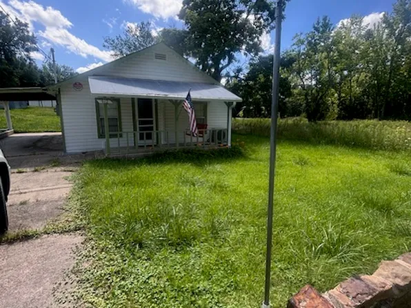 912 Vivian St, Mena, AR 71953