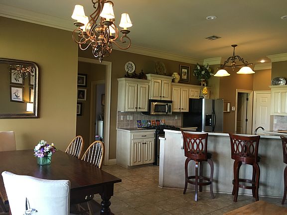 Bfast area off the Kitchen