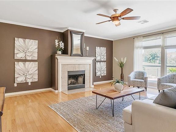 3rd image of 3844 Harvey Penick Dr