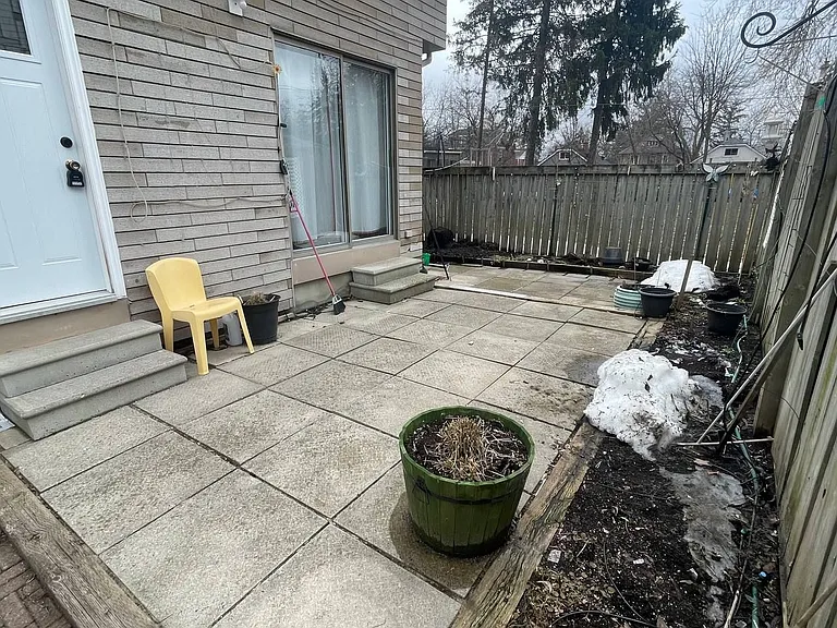82 Sanford St #B — Photo 2