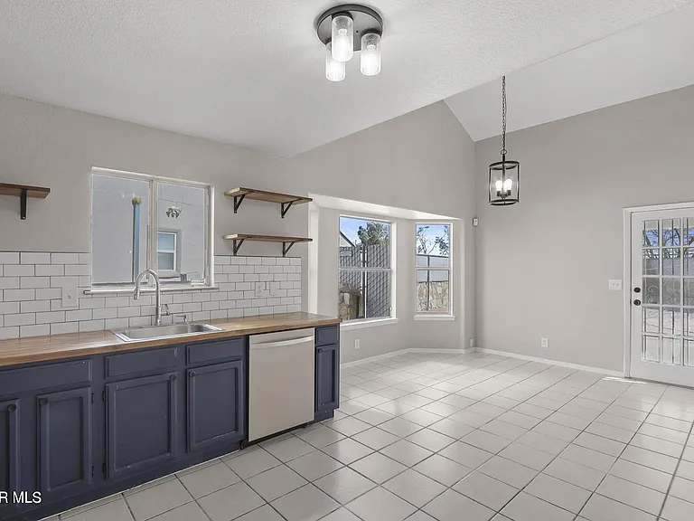 12425 Red Sun Dr — Photo 10