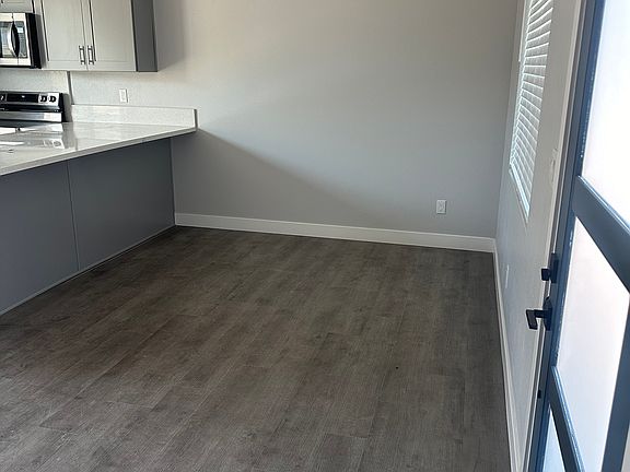 3rd image of 6624 Cherimoya Ave #2