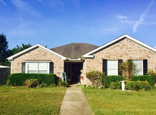 1045 S Liberty Dr, Fayetteville, AR 72701