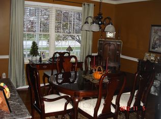 3116 Eagle Creek Dr, Bloomington, IL 61704