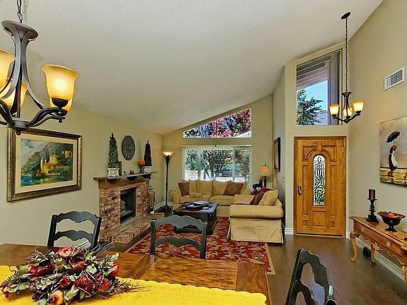 3rd image of 732 Calle Las Colinas