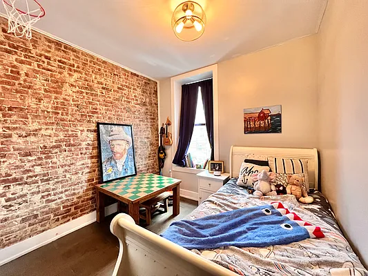 Rented by Keller Williams NYC | media 29