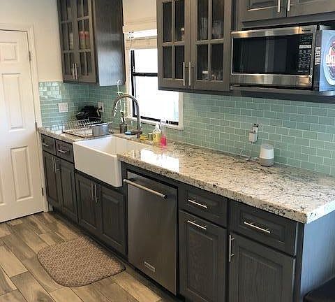 5th image of 2029 Oak St APT A