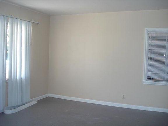 4th image of 6202 Cherbourg Ave