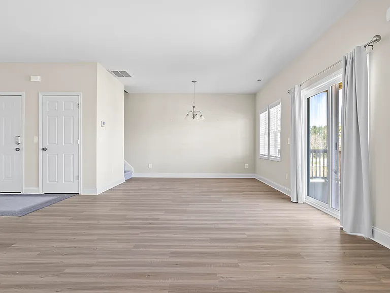208 Broadleaf Dr — Photo 9