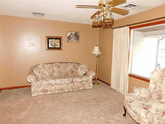 4th image of 2309 S Millwood Ave