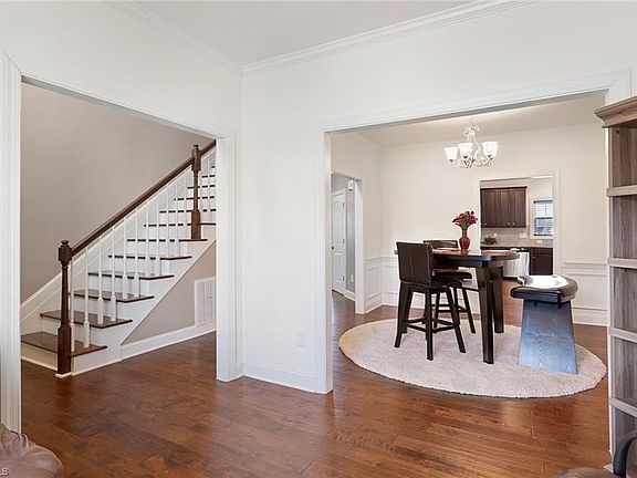 4th image of 3894 Filton Dr