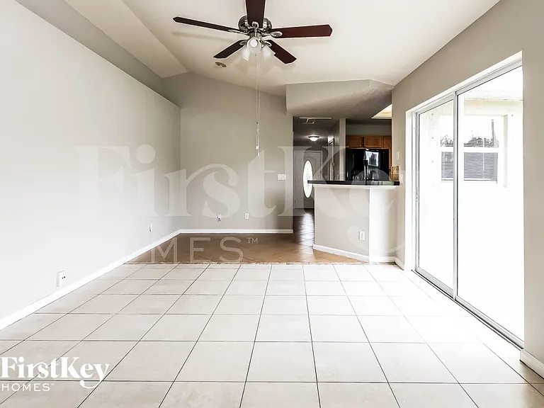 662 SW Sandbar Ter — Photo 4