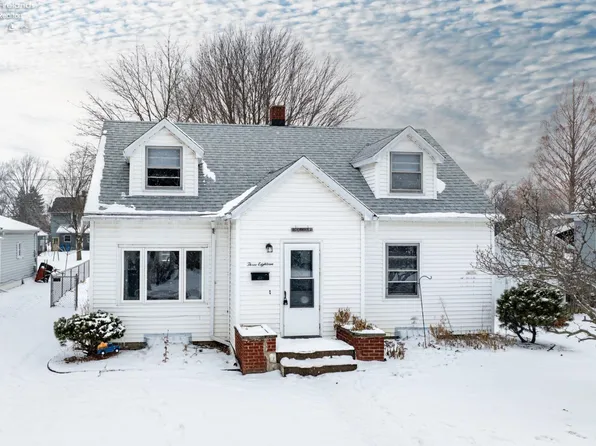 318 N Collinwood Ave, Fremont, OH 43420