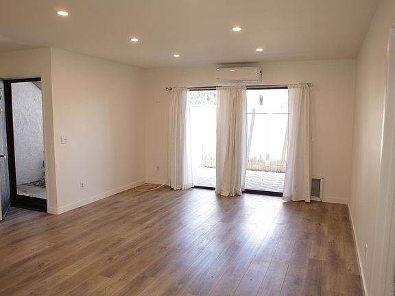 2nd image of 2323 Huntington St APT 701