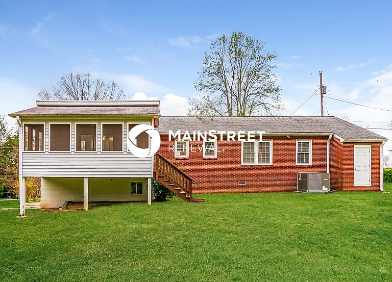 212 Meadowview Dr — Photo 15