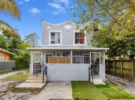 1236 NW 28th St