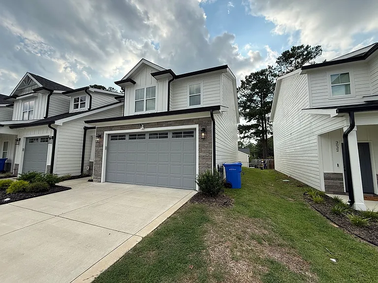 3034 Candlelight Dr — Photo 2