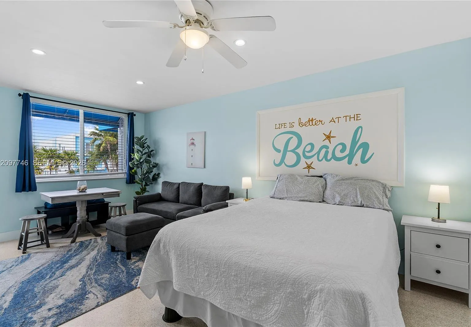 4228 N Ocean Dr — Photo 2