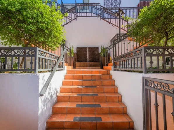 Universe at Villa Edgemont (DE), 1570 N Edgemont St APT 305, Los Angeles, CA 90027