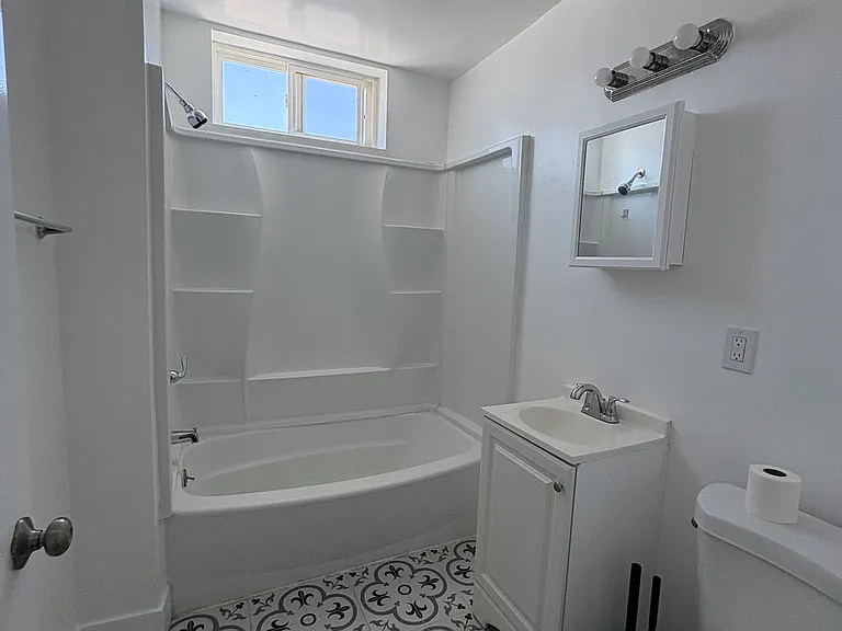 110 N 5th St #1 — Photo 7