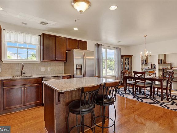 2nd image of 3869 Ashland Dr #F2