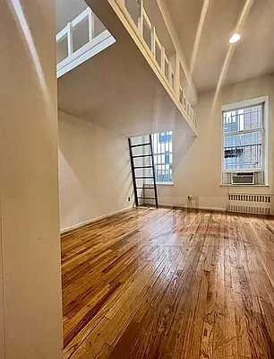 Rented by City Stop Realty | media 10