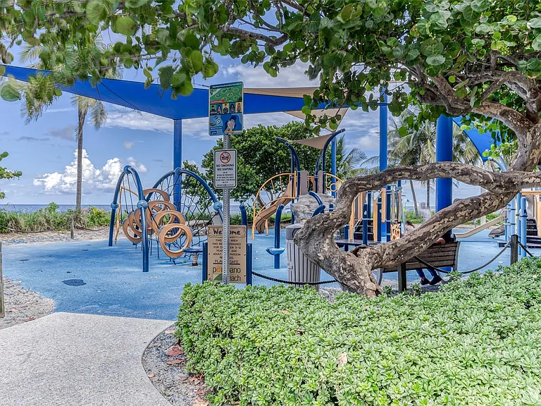 2605 Bay Dr — Photo 43