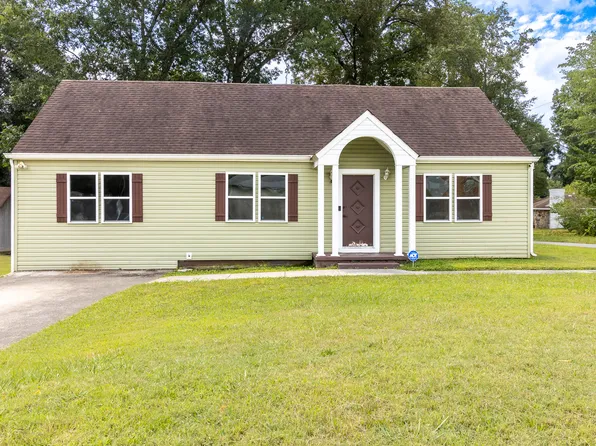 1204 Antioch Dr, Dalton, GA 30721