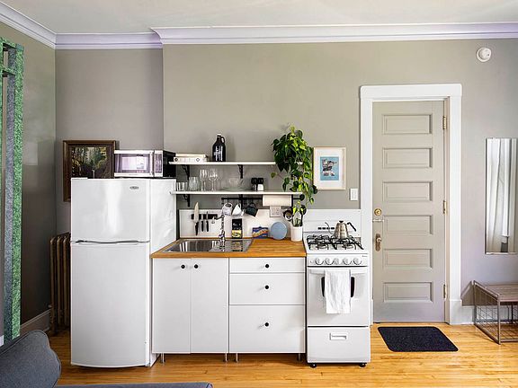 5th image of 2828 Humboldt Ave S #1