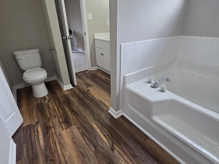 4909 Orchard Hill Dr — Photo 16
