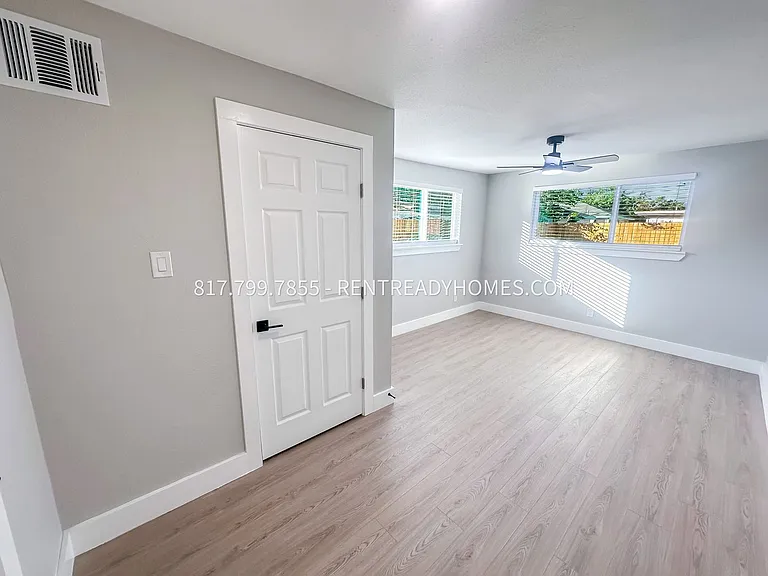 2248 Marlo St — Photo 5