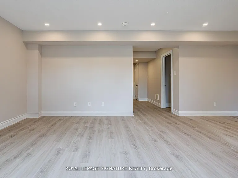16 Dancing Waters Rd #BASEMENT — Photo 10