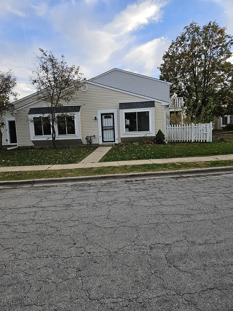 4451 Provincetown Dr photo 1