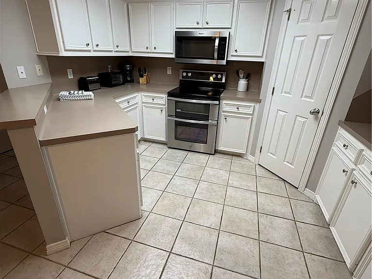 3742 Chantal Cir — Photo 12