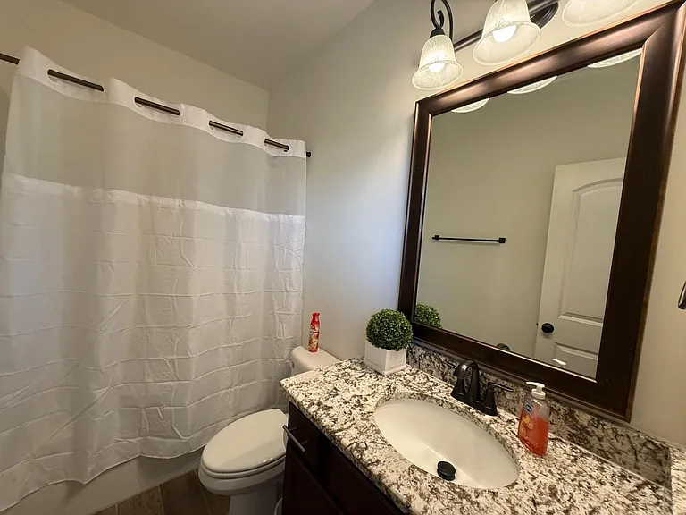 103 Mesquite St — Photo 9