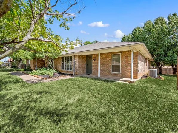 7304 Davis Blvd, North Richland Hills, TX 76182